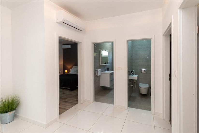 House K1, for 12 persons