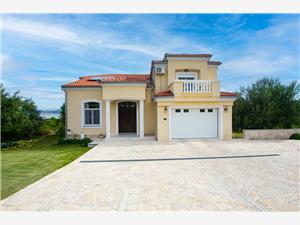 House Bonaca Mrljane, Size 240.00 m2, Airline distance to town centre 600 m