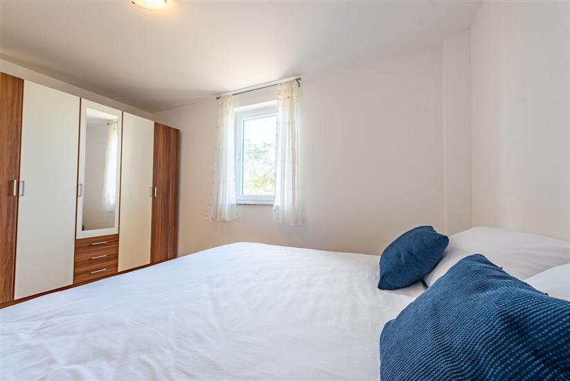 Apartment A7, for 5 persons
