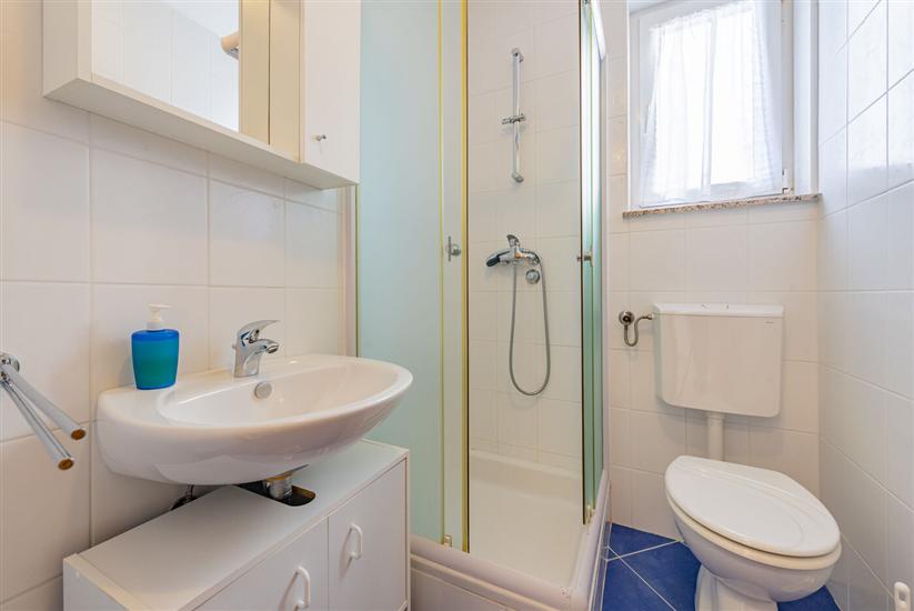 Apartment A7, for 5 persons