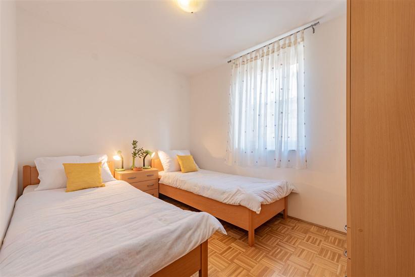 Apartment A7, for 5 persons