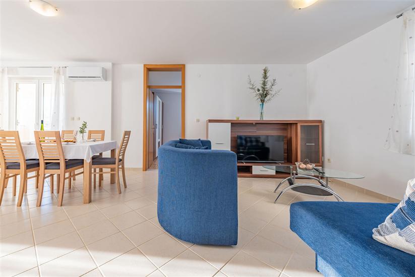 Apartment A7, for 5 persons