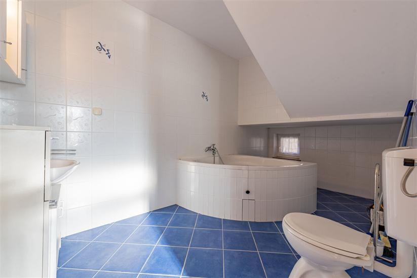 Apartment A7, for 5 persons