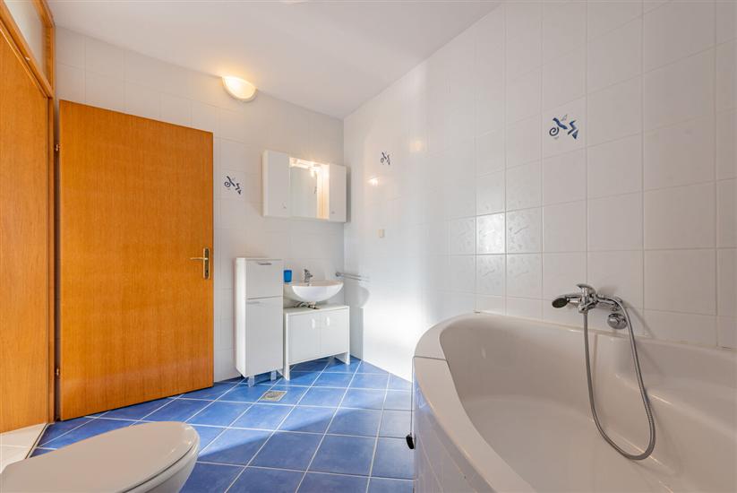 Apartment A7, for 5 persons
