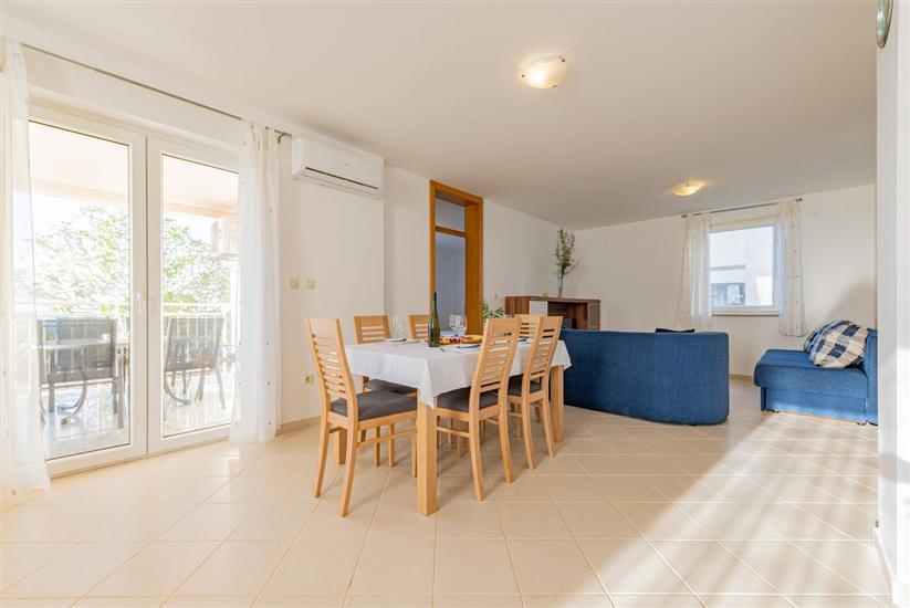 Apartment A7, for 5 persons