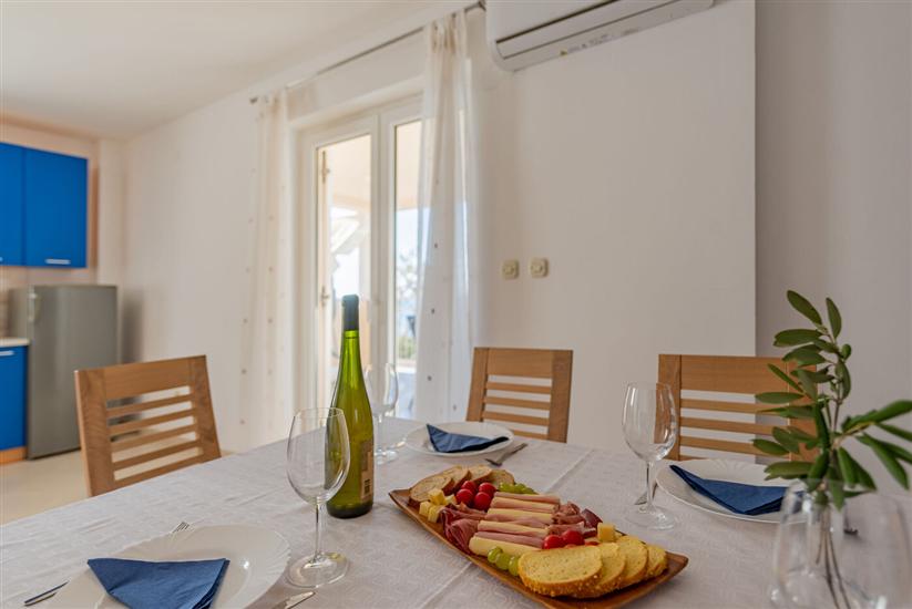 Apartment A7, for 5 persons
