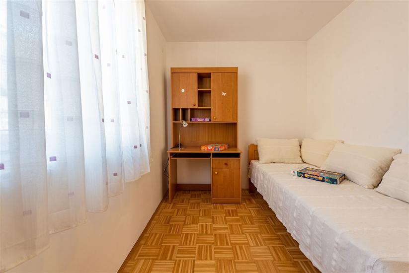 Apartment A7, for 5 persons