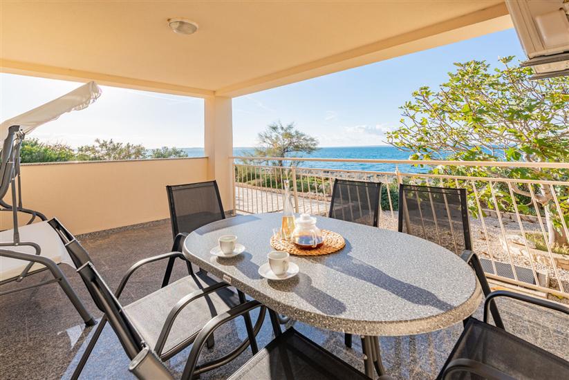 Apartment A7, for 5 persons