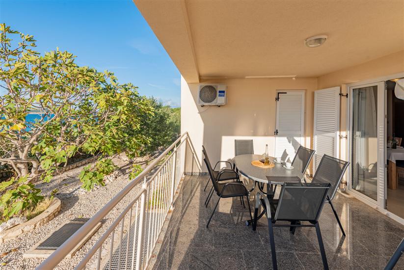Apartment A7, for 5 persons
