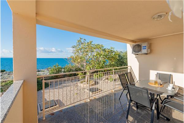 Apartment A7, for 5 persons