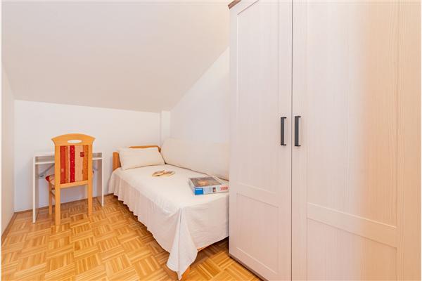 Apartment A8, for 3 persons