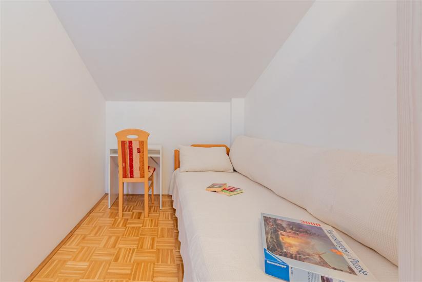 Apartment A8, for 3 persons