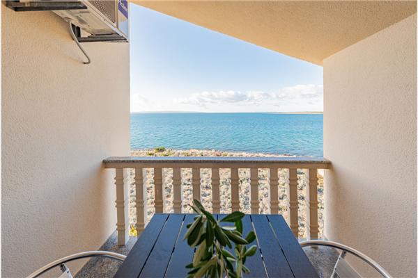 Apartment A8, for 3 persons