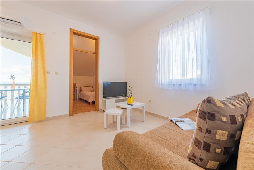 Apartment A8, for 3 persons