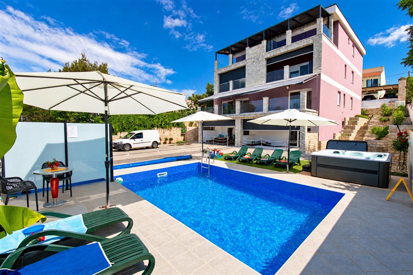 Apartments Villa AS Jezera