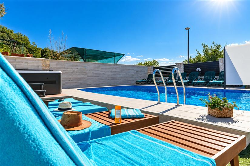 Apartments Villa AS Jezera