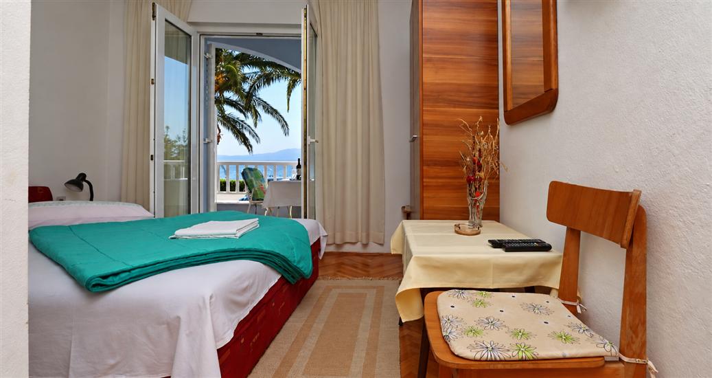 Room S3, for 2 persons
