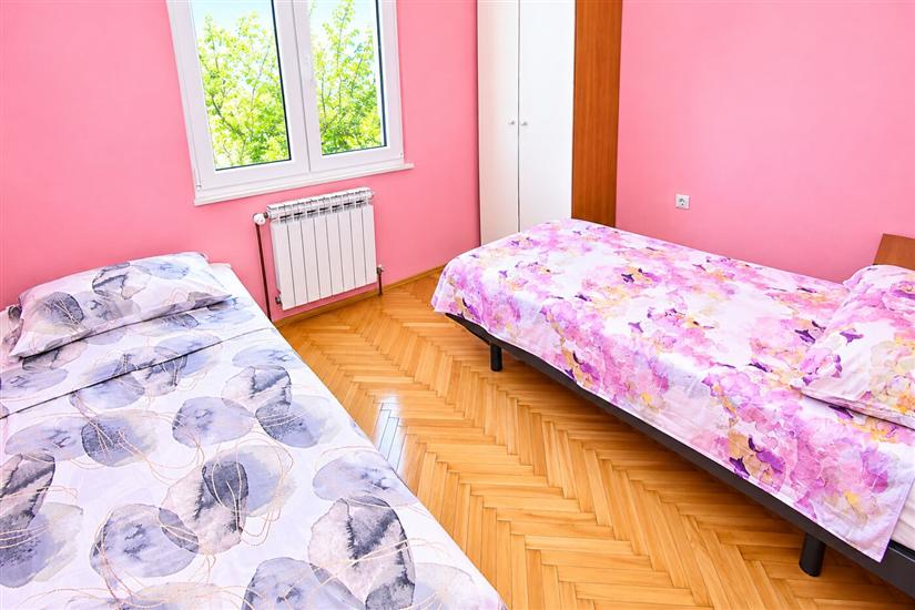 Apartment A2, for 5 persons