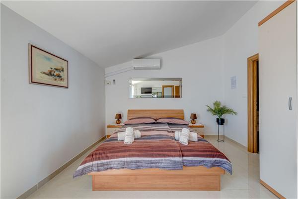 Apartment A3, for 8 persons