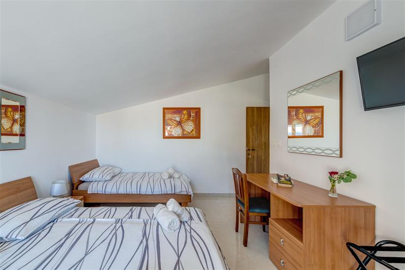 Apartment A3, for 8 persons