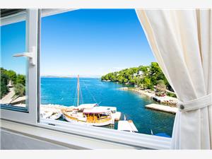 Apartments Đurđa Sali (island of Dugi otok), Size 55.00 m2, Airline distance to the sea 20 m, Airline distance to town centre 800 m