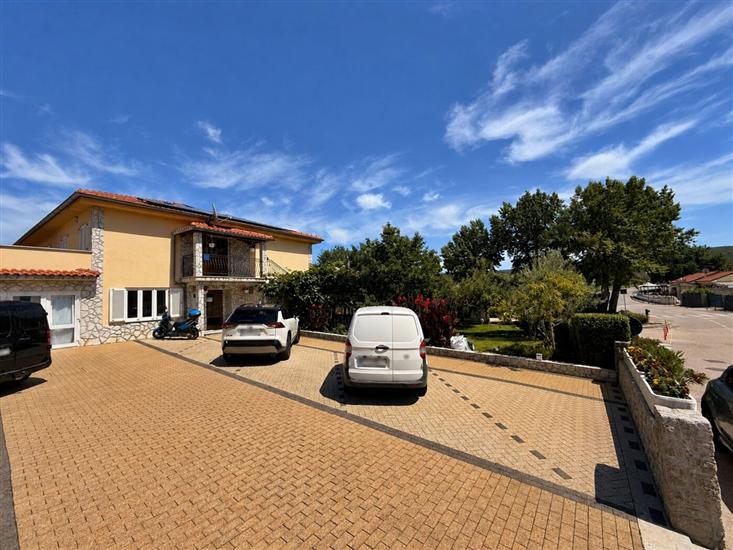 Apartments Kirinčić N.