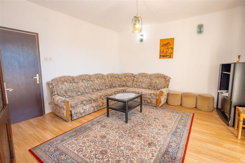 Apartment A4, for 8 persons