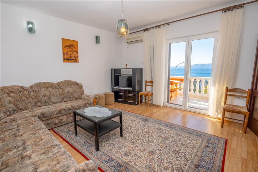 Apartment A4, for 8 persons