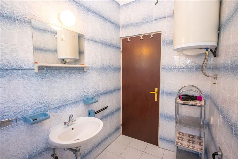 Apartment A4, for 8 persons