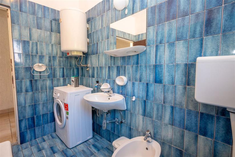 Apartment A4, for 8 persons
