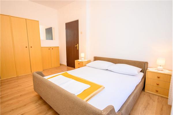 Apartment A4, for 8 persons