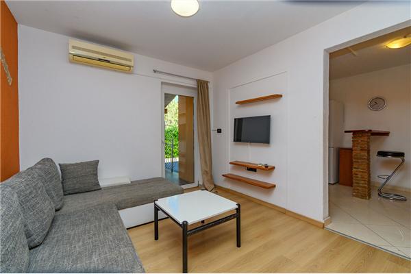 Apartment A2, for 5 persons