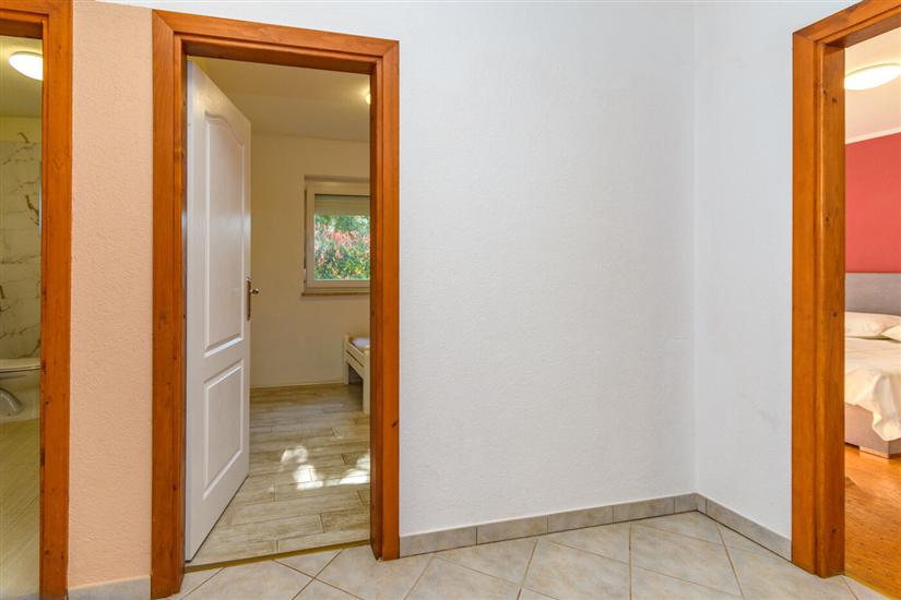 Apartment A2, for 5 persons