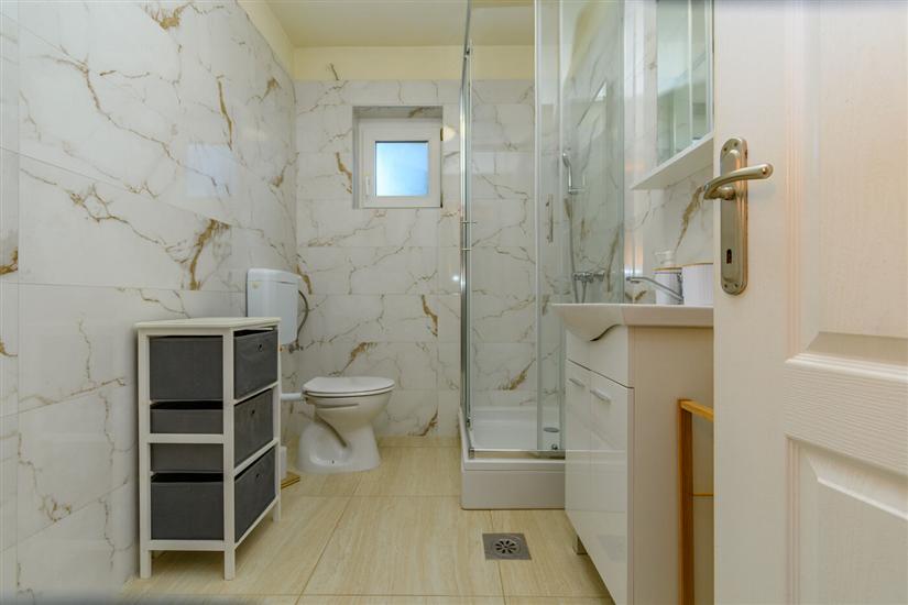 Apartment A2, for 5 persons