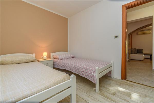 Apartment A2, for 5 persons