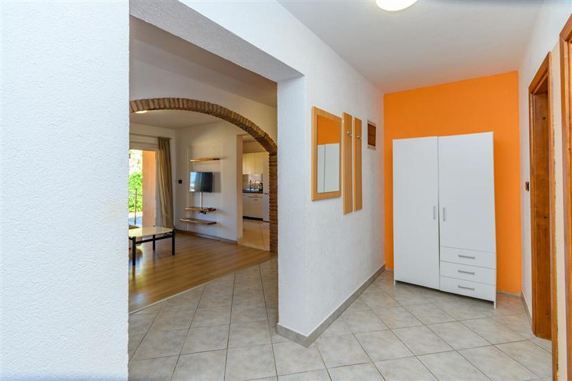 Apartment A2, for 5 persons