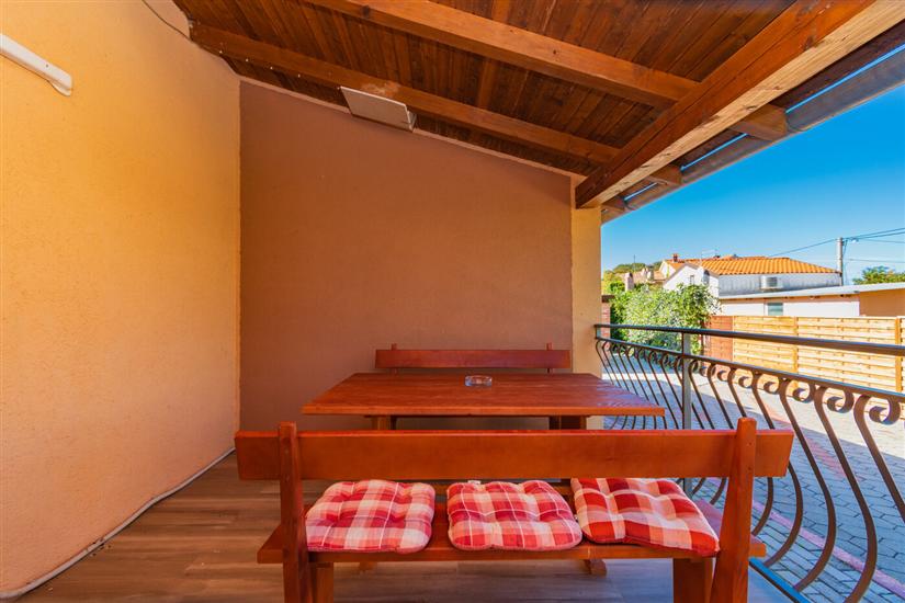 Apartment A2, for 5 persons