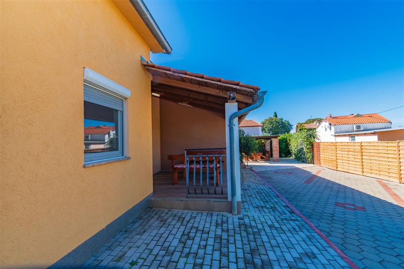 Apartment A2, for 5 persons
