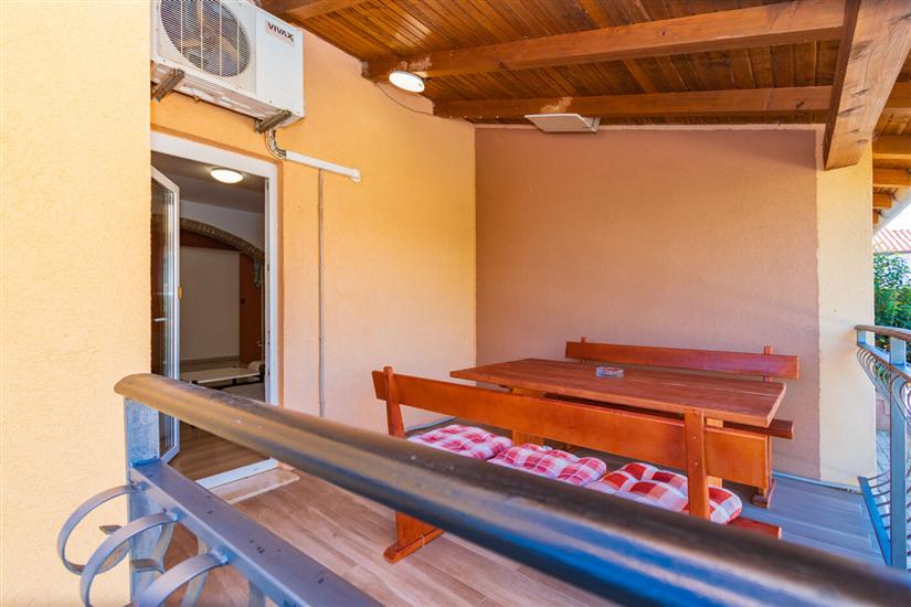 Apartment A2, for 5 persons
