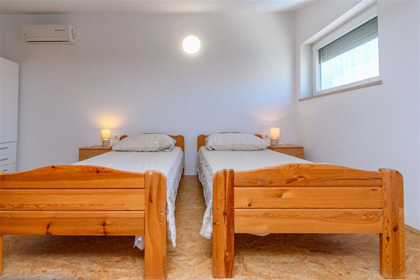 Apartment A3, for 5 persons