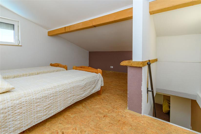 Apartment A3, for 5 persons