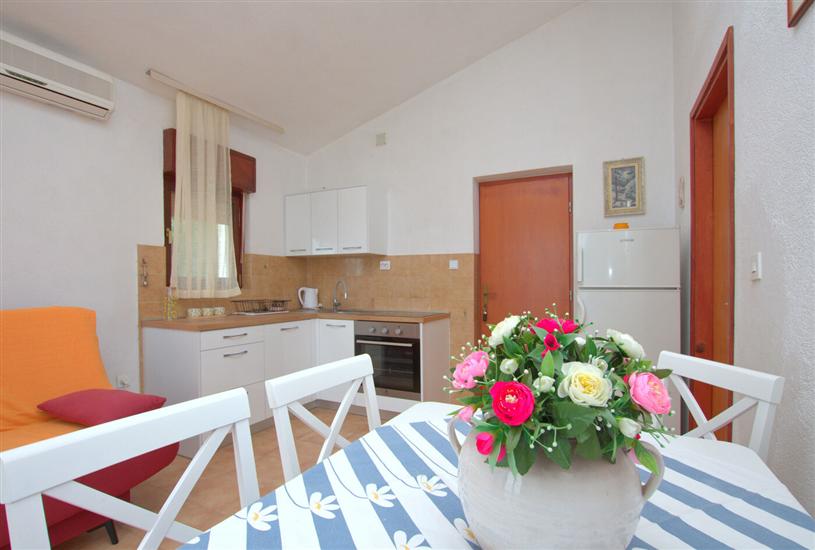 Apartment A4, for 4 persons