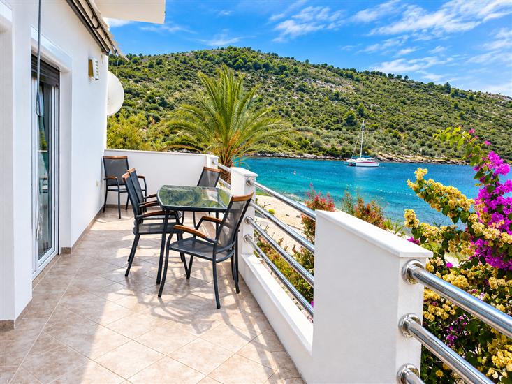 Apartment A1, for 5 persons