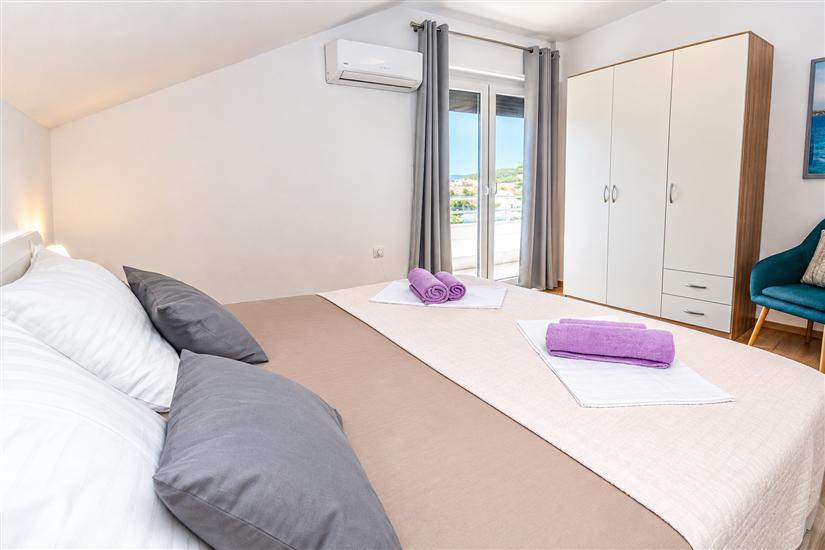 Apartment A1, for 5 persons