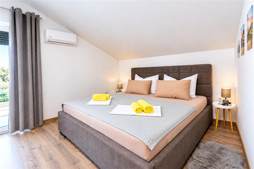 Apartment A1, for 5 persons