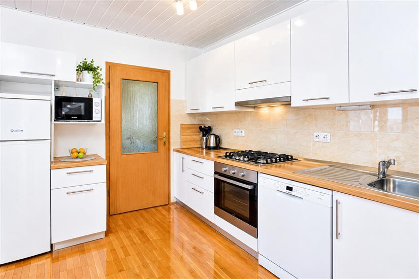 Apartment A1, for 5 persons