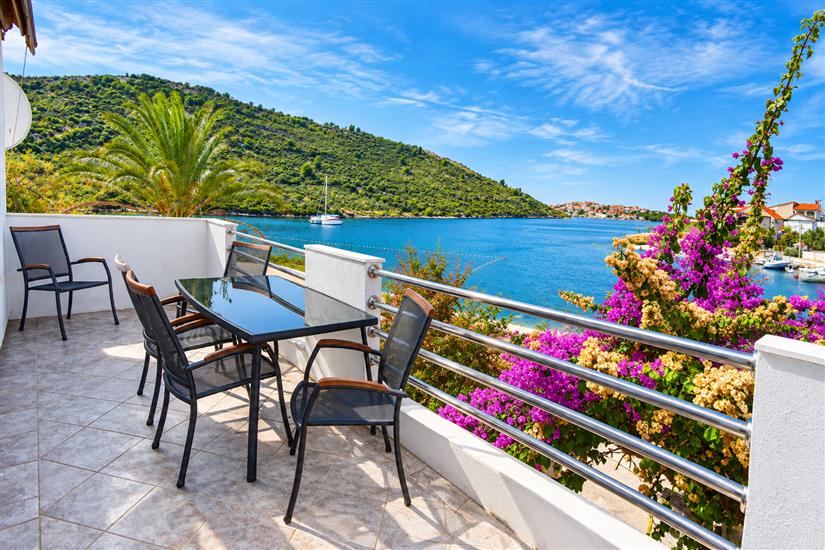 Apartment A1, for 5 persons
