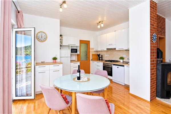Apartment A1, for 5 persons