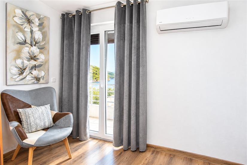 Apartment A1, for 5 persons