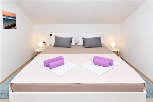 Apartment A1, for 5 persons